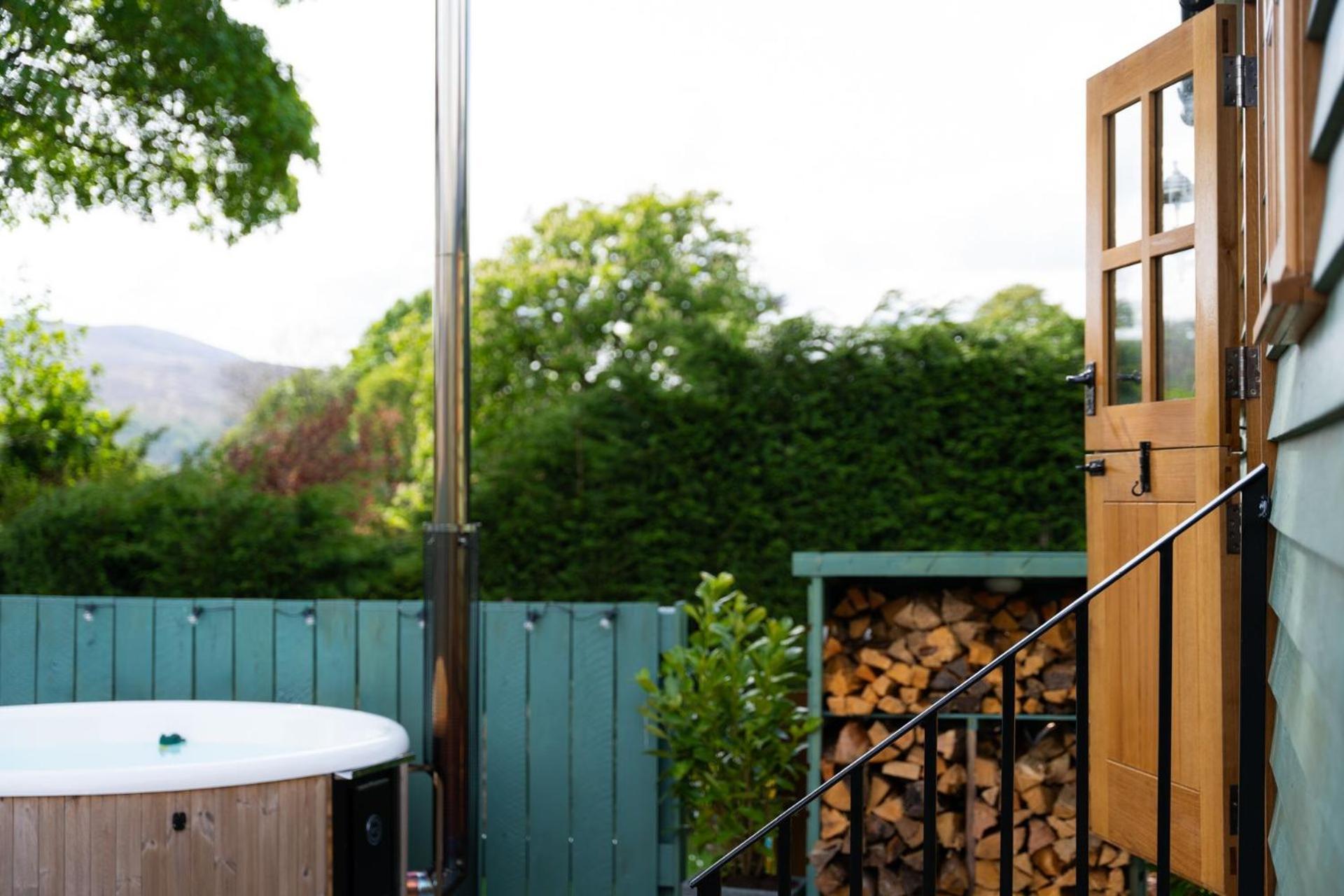 Driftwood & Hot Tub Villa Fort William Luaran gambar