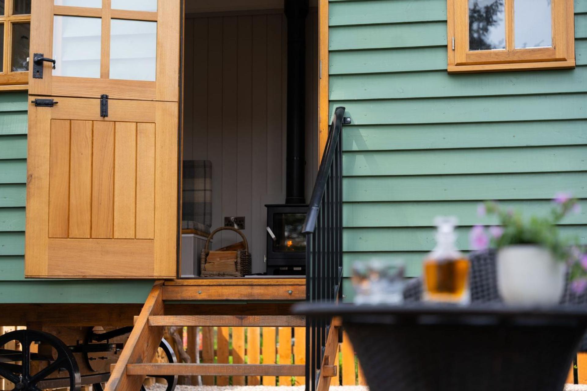 Driftwood & Hot Tub Villa Fort William Luaran gambar