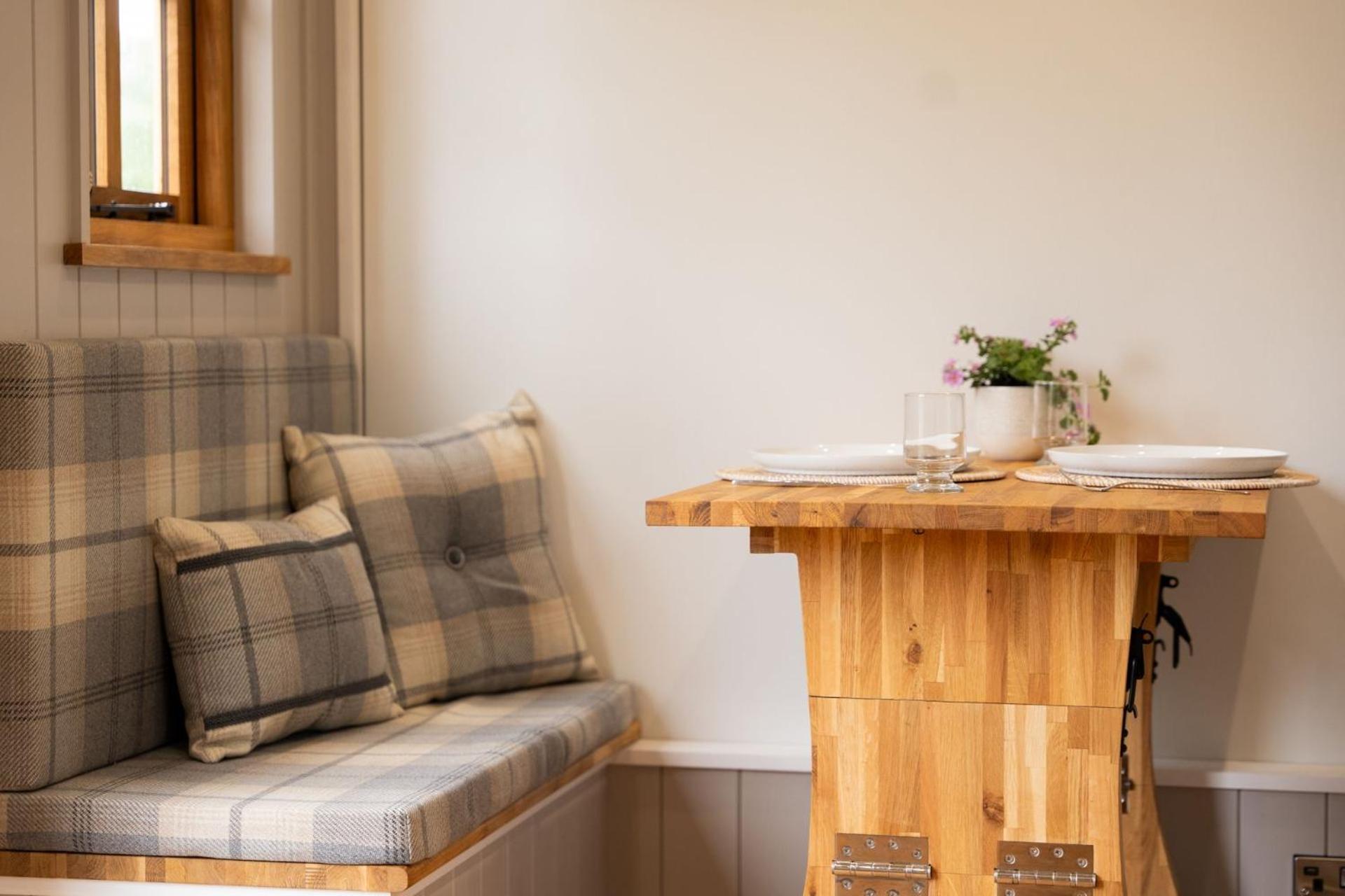 Driftwood & Hot Tub Villa Fort William Luaran gambar