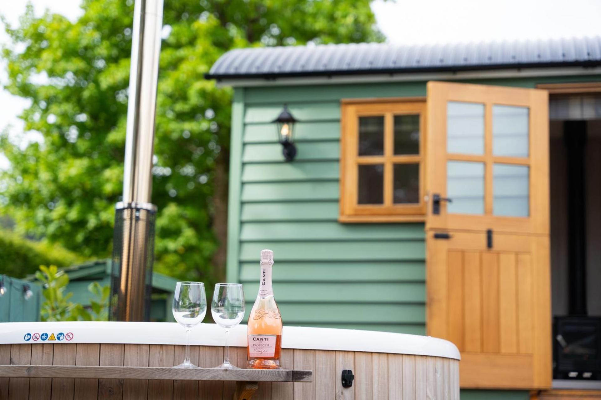 Driftwood & Hot Tub Villa Fort William Luaran gambar