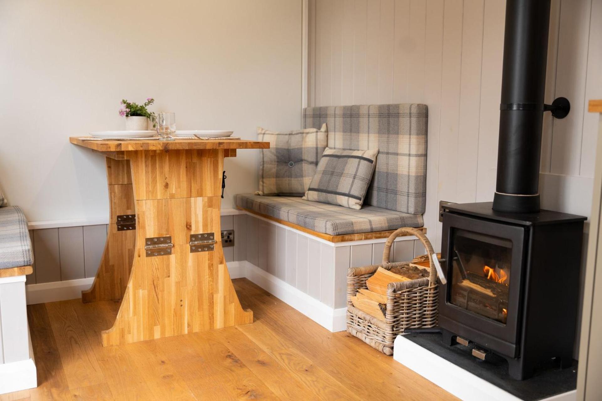 Driftwood & Hot Tub Villa Fort William Luaran gambar