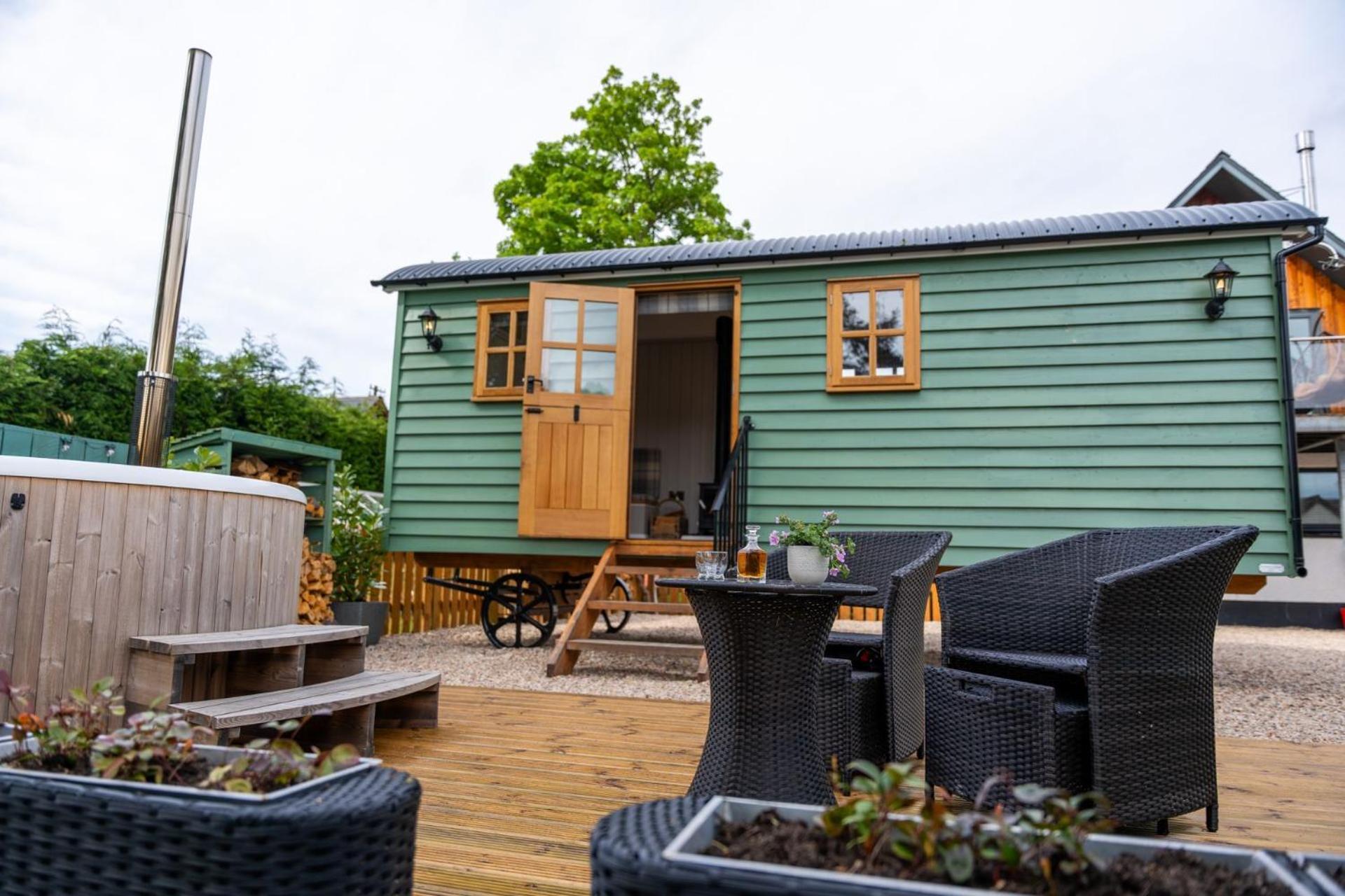Driftwood & Hot Tub Villa Fort William Luaran gambar