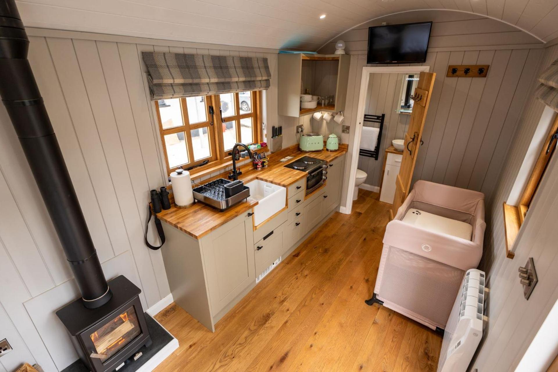 Driftwood & Hot Tub Villa Fort William Luaran gambar